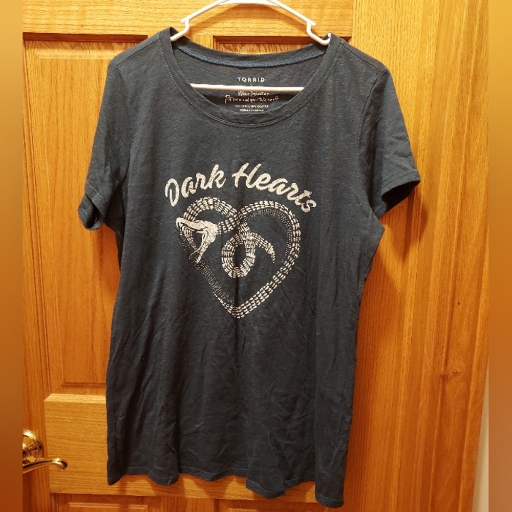 Torrid Size 1 (1X/XL) "Dark Hearts" dark blue t-shirt comfy